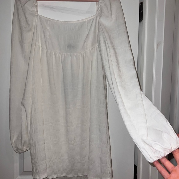 BRAND NEW PrettyLittle Thing white textured square neck puff sleeve smock dress - Picture 4 of 6